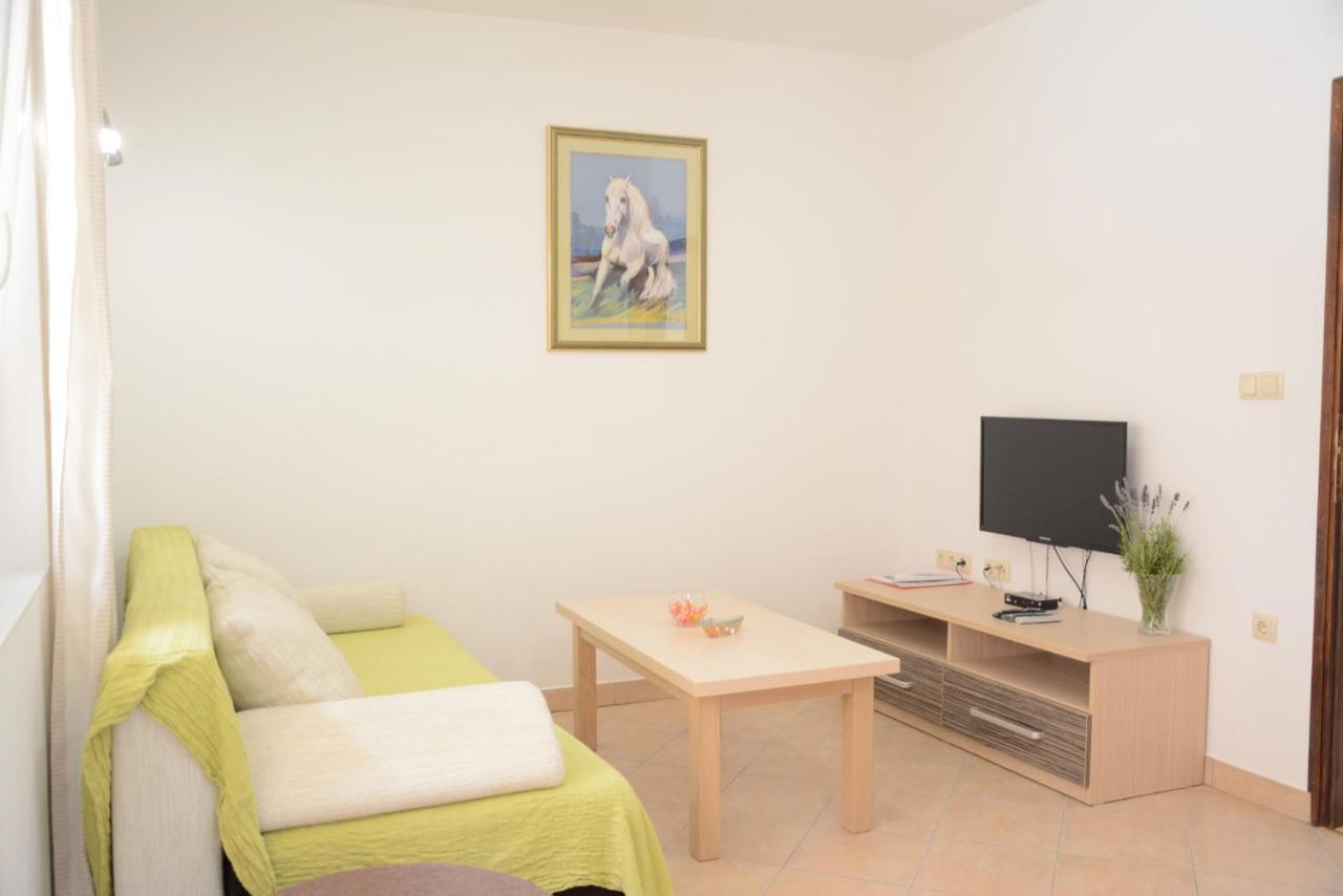 Apartments Marina Razanac Luaran gambar