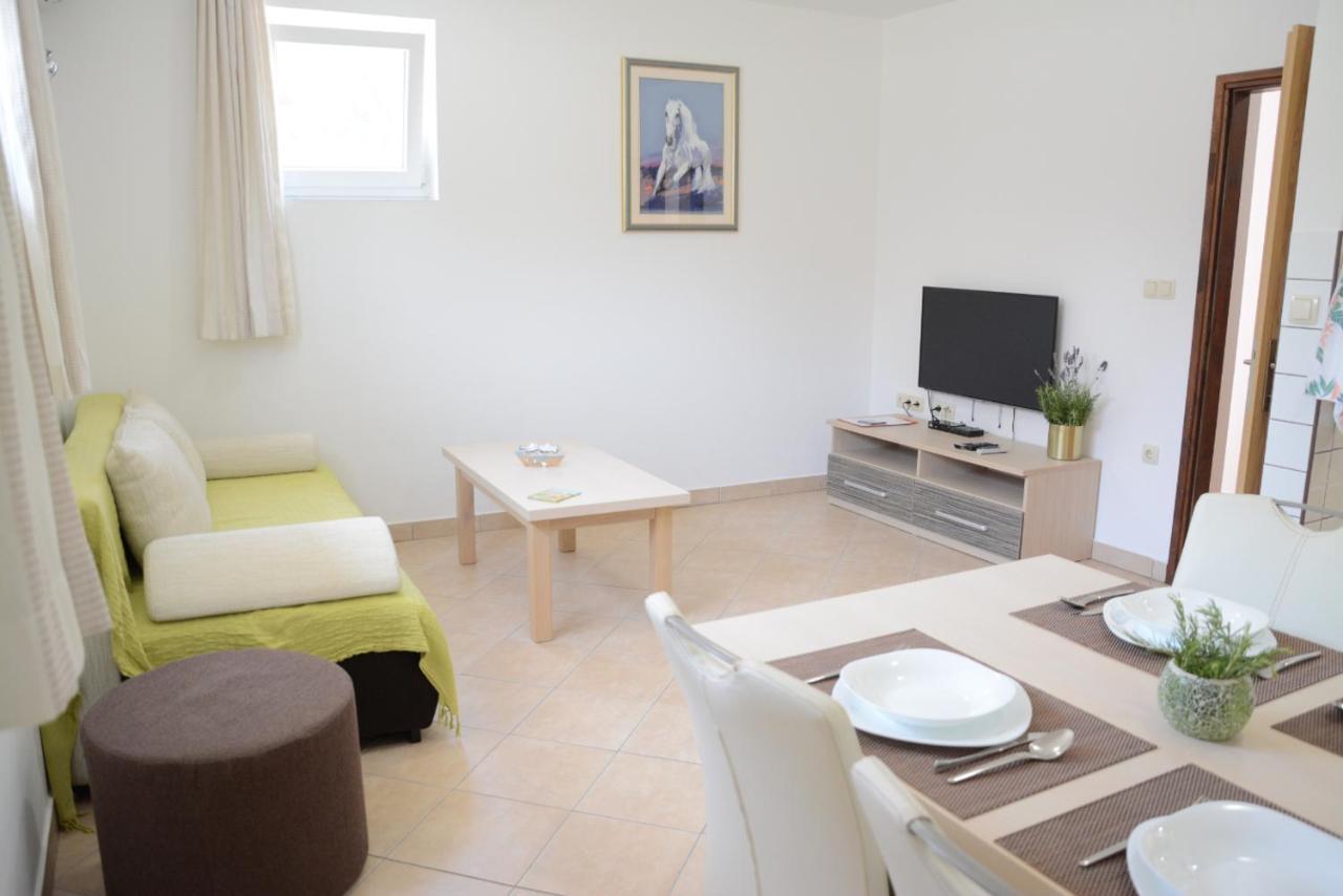 Apartments Marina Razanac Luaran gambar